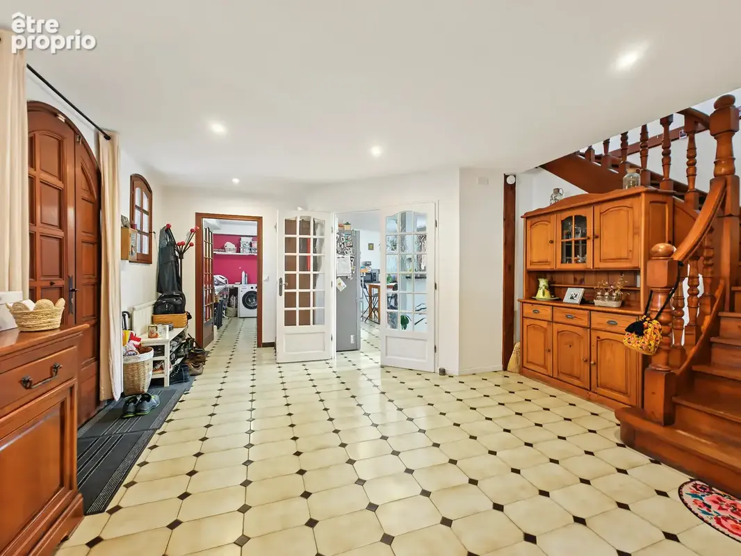 Grande maison familiale de 330 m² Carrez sur 1400 m² de terrain - 4 chambres, sous-sol complet et combles aménagés - photo 51