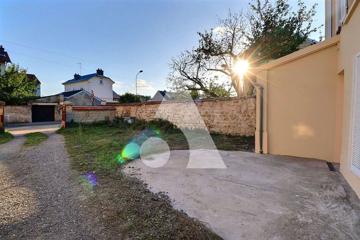 Maison à AUVERS-SUR-OISE
