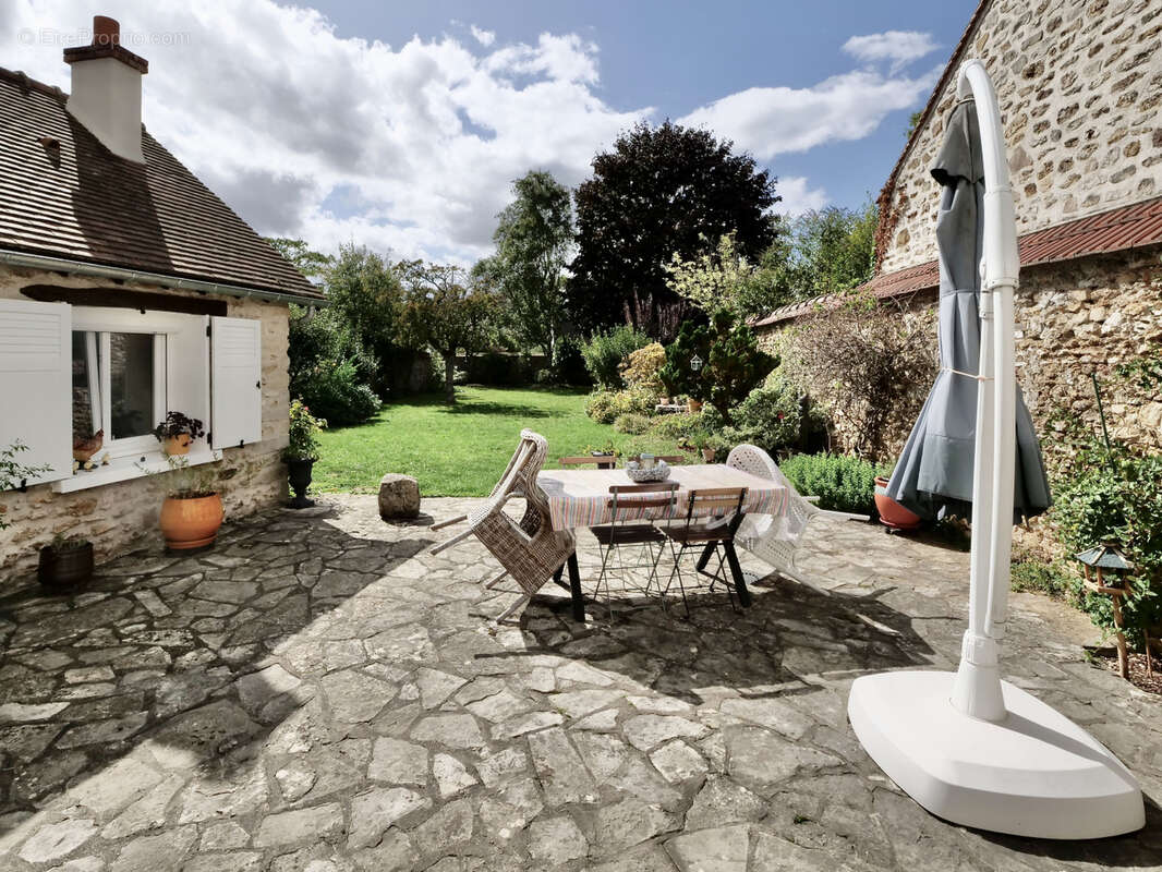 Maison à VAUX-LE-PENIL