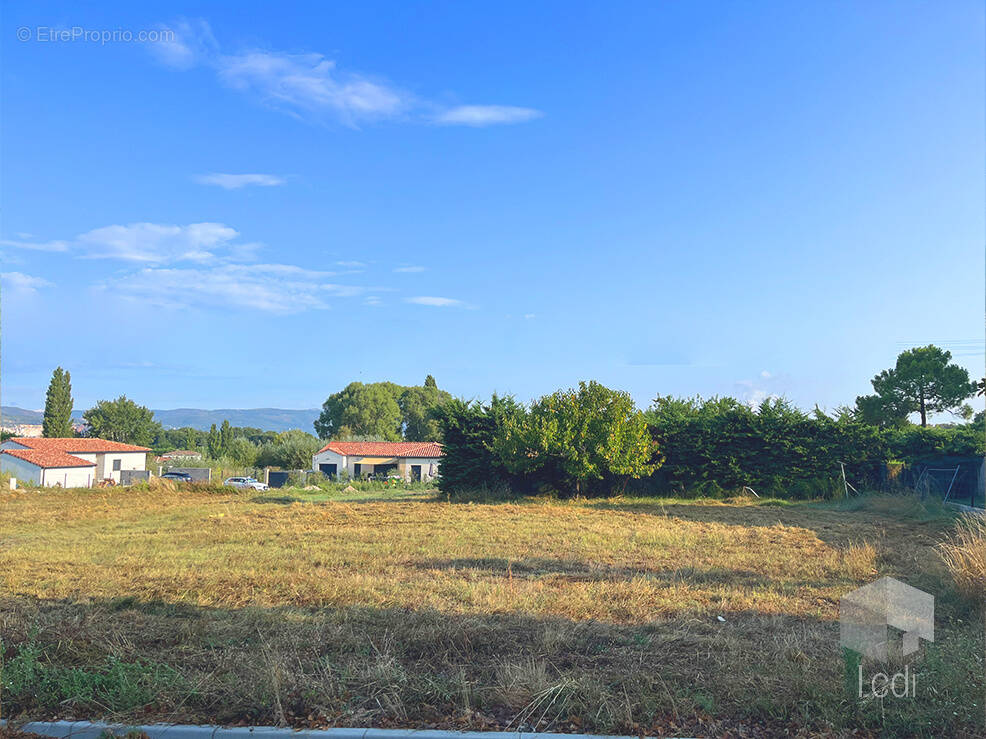 Terrain à CHATEAUNEUF-DU-RHONE