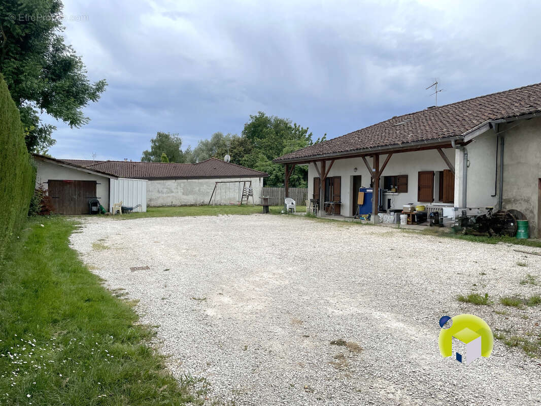 Maison à POLLIAT