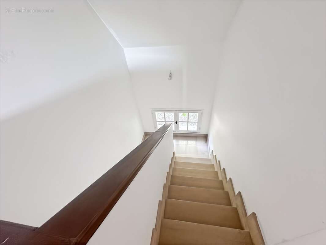 SOUPPES SUR LOING centre ville - Maison P5 de 122 m² - Terrain de 988 m² - photo 9