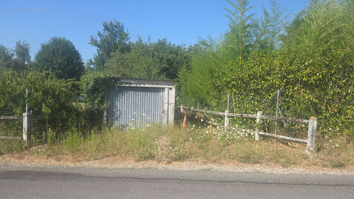 Terrain constructible  Fay Aux Loges 1806 m2 - photo 4