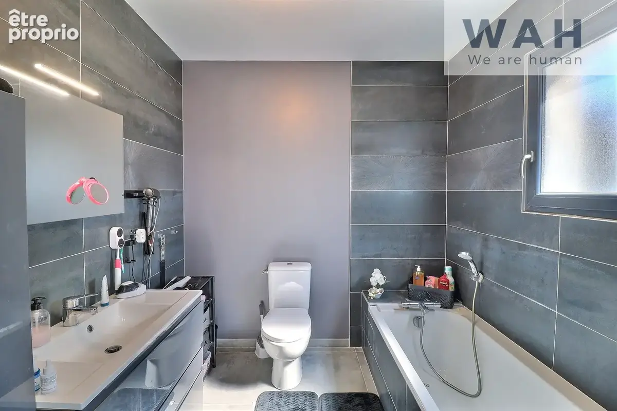 VENTE VILLA 6P 162 m2 avec piscine à Beauvoisin 30640 - photo 13