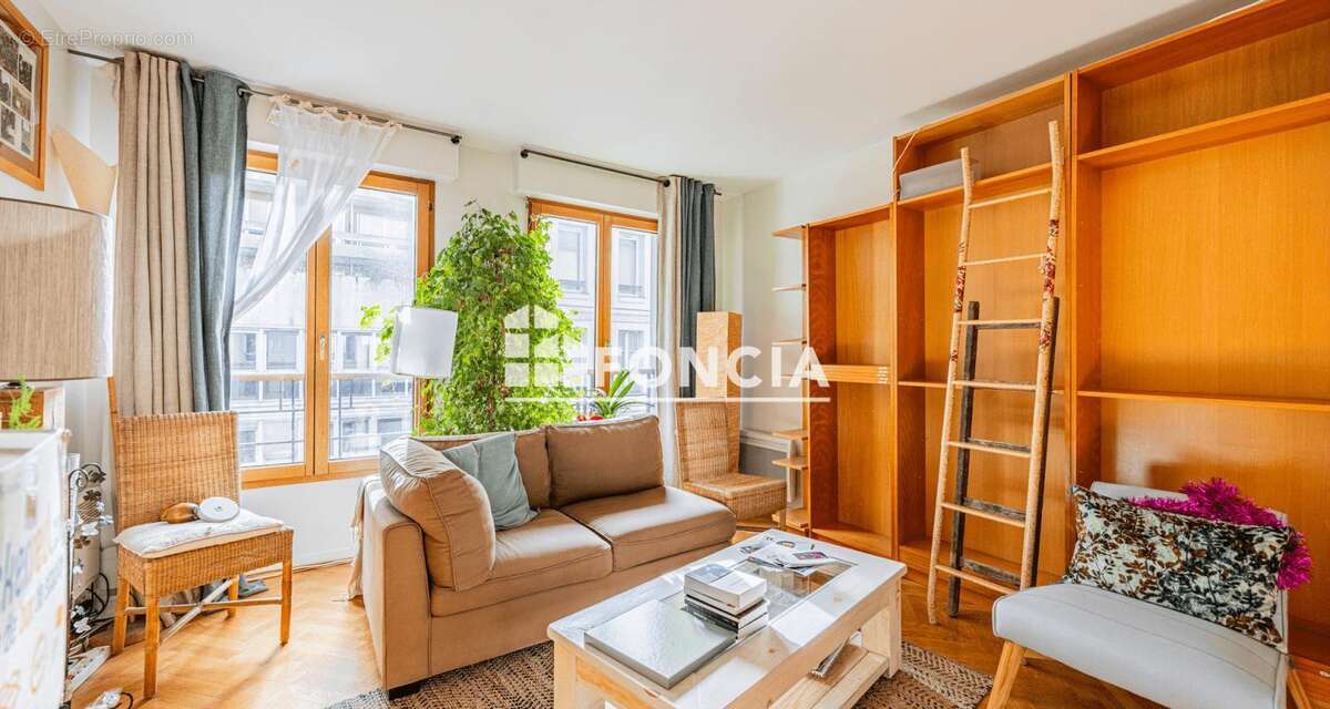 Appartement à PARIS-11E
