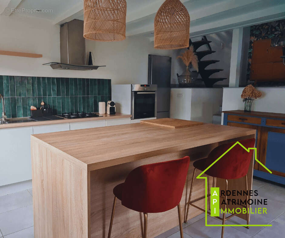 Maison à POURU-SAINT-REMY