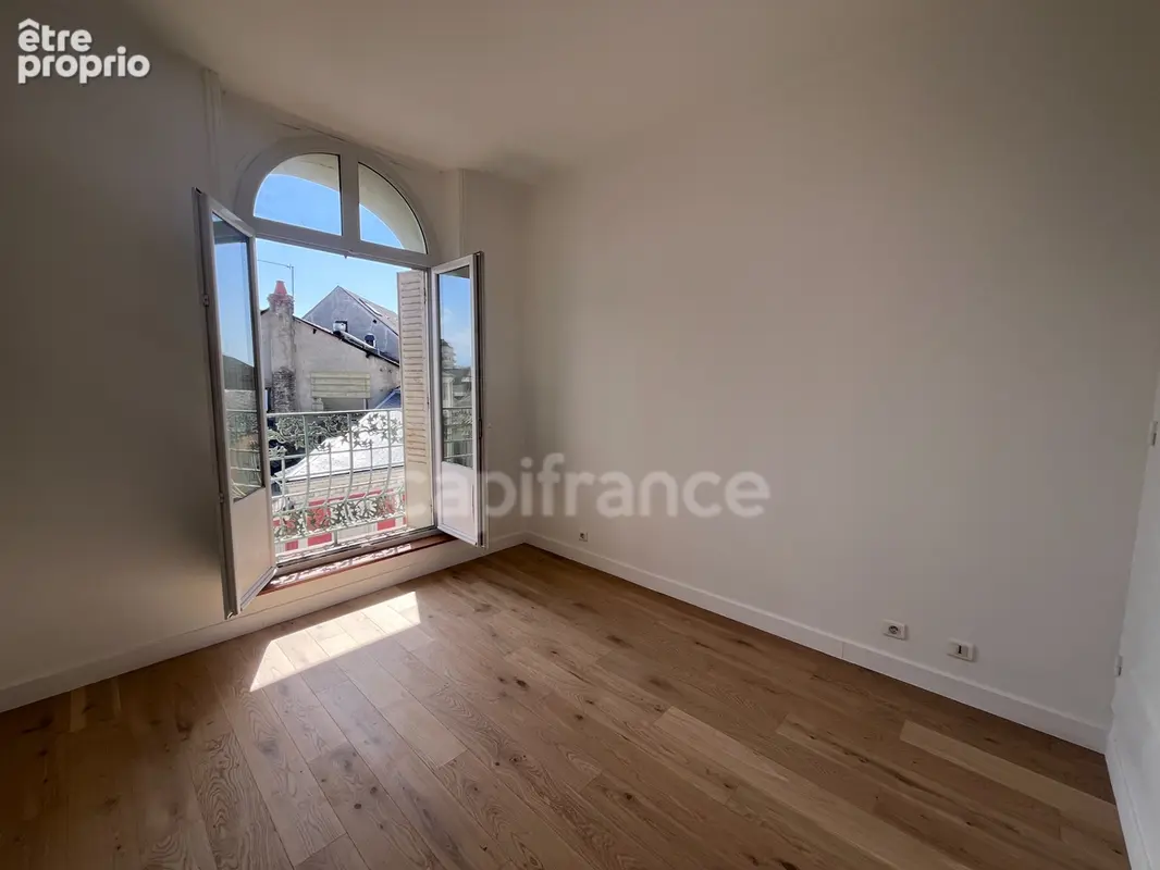 Appartement de caractère avec vue  – Place Verdun à Tarbes - photo 4