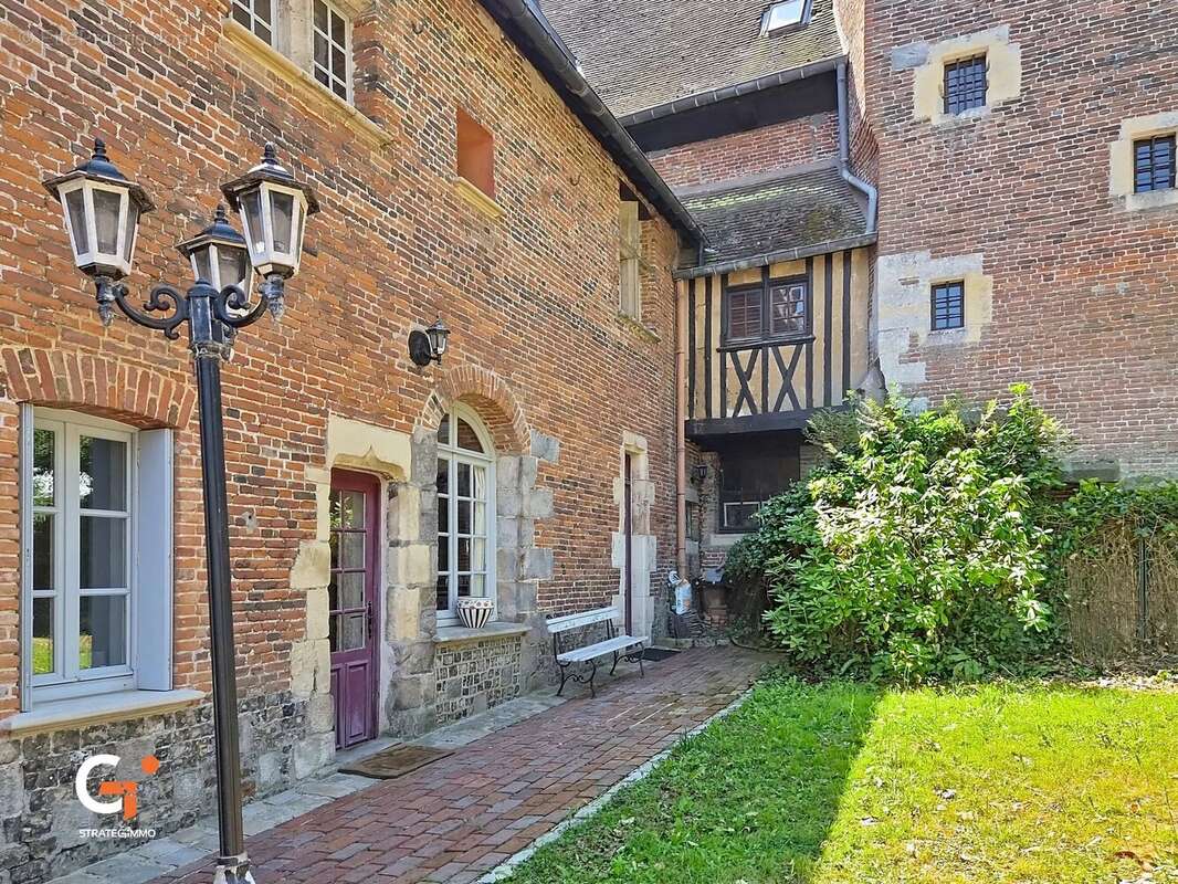 Superbe propriete historique du xveme, 10 mn de dieppe. - photo 2