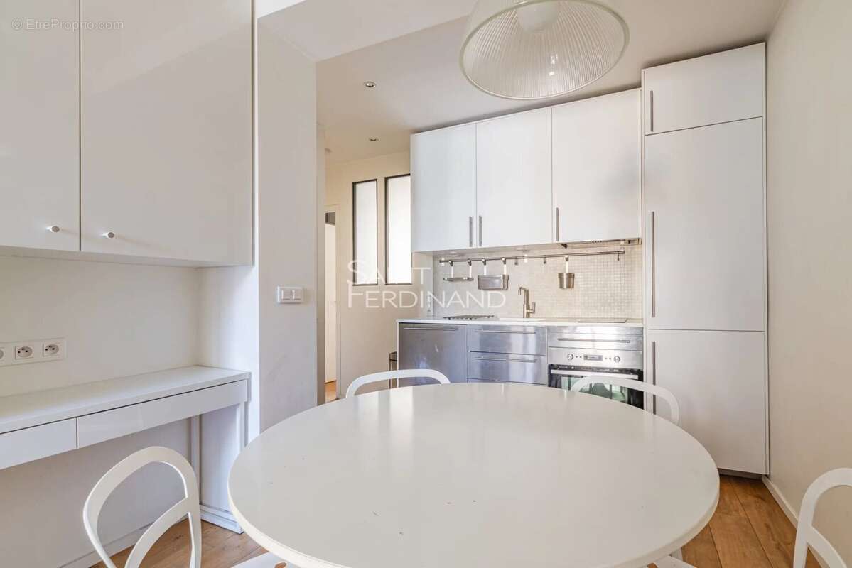 Appartement à PARIS-17E