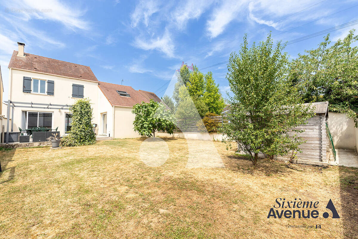 Maison à SAINT-GERMAIN-LES-ARPAJON