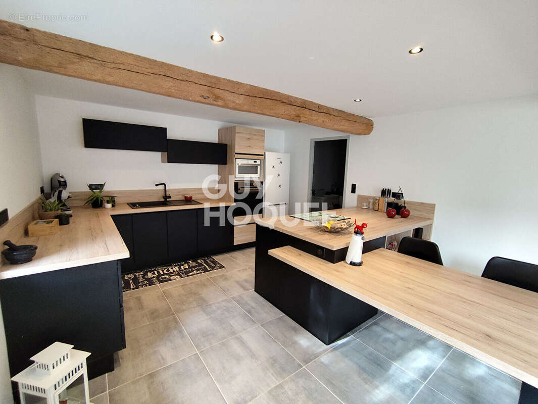 Maison à BELLEGARDE-EN-FOREZ