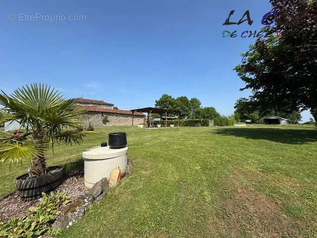 Maison à LE BUSSEAU