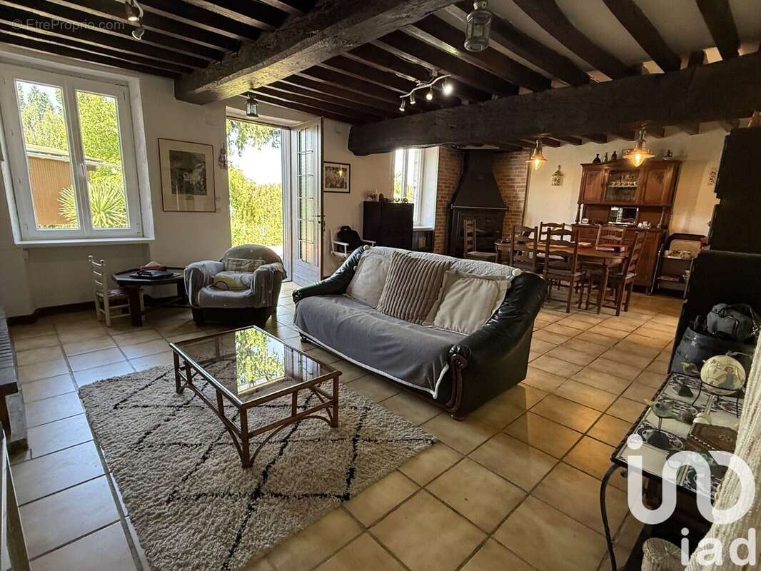 Photo 2 - Maison à MOUTIERS-EN-PUISAYE