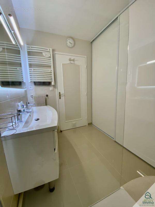 Appartement à CHARBONNIERES-LES-BAINS