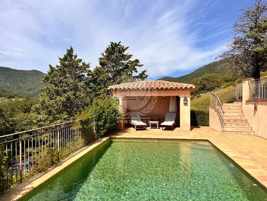 Maison à PLAN-DE-LA-TOUR