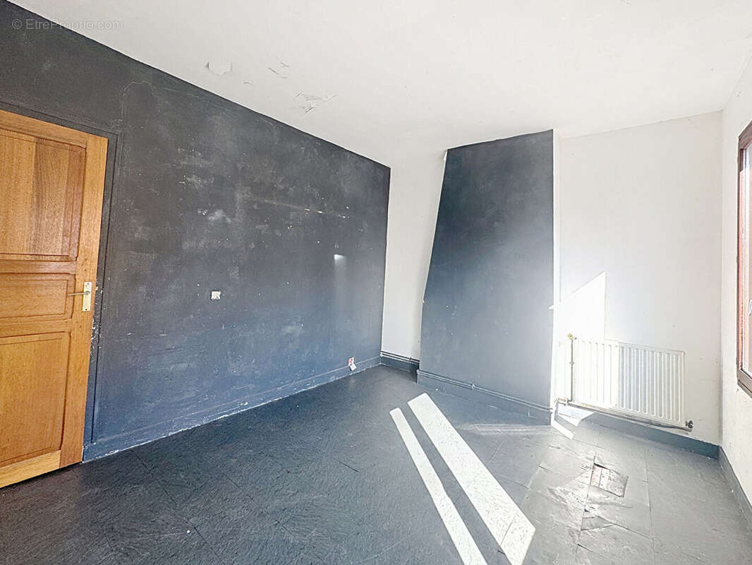 Maison à SAINT-ETIENNE-DU-ROUVRAY