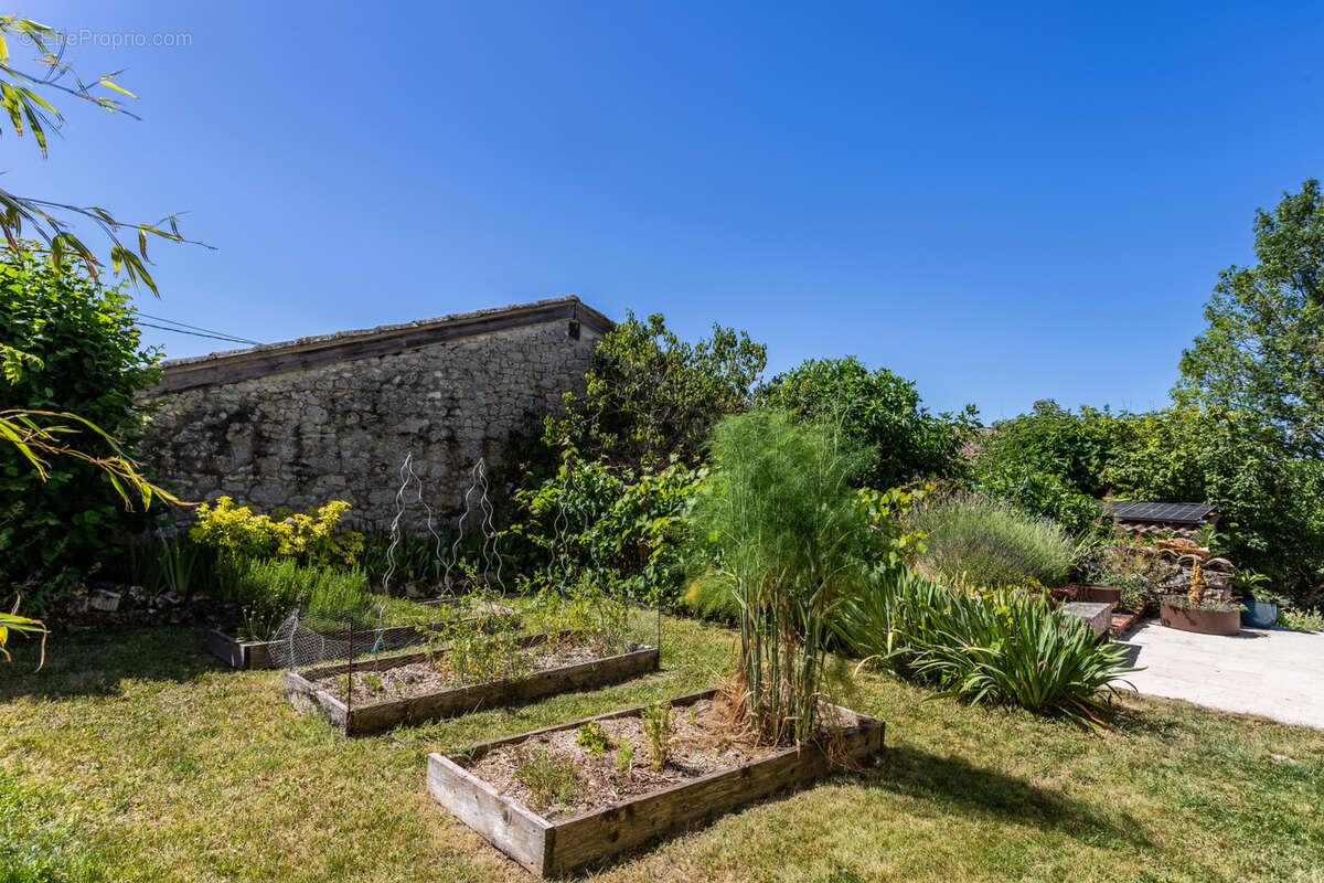 Propriété de campagne avec piscine et dépendances - photo 12