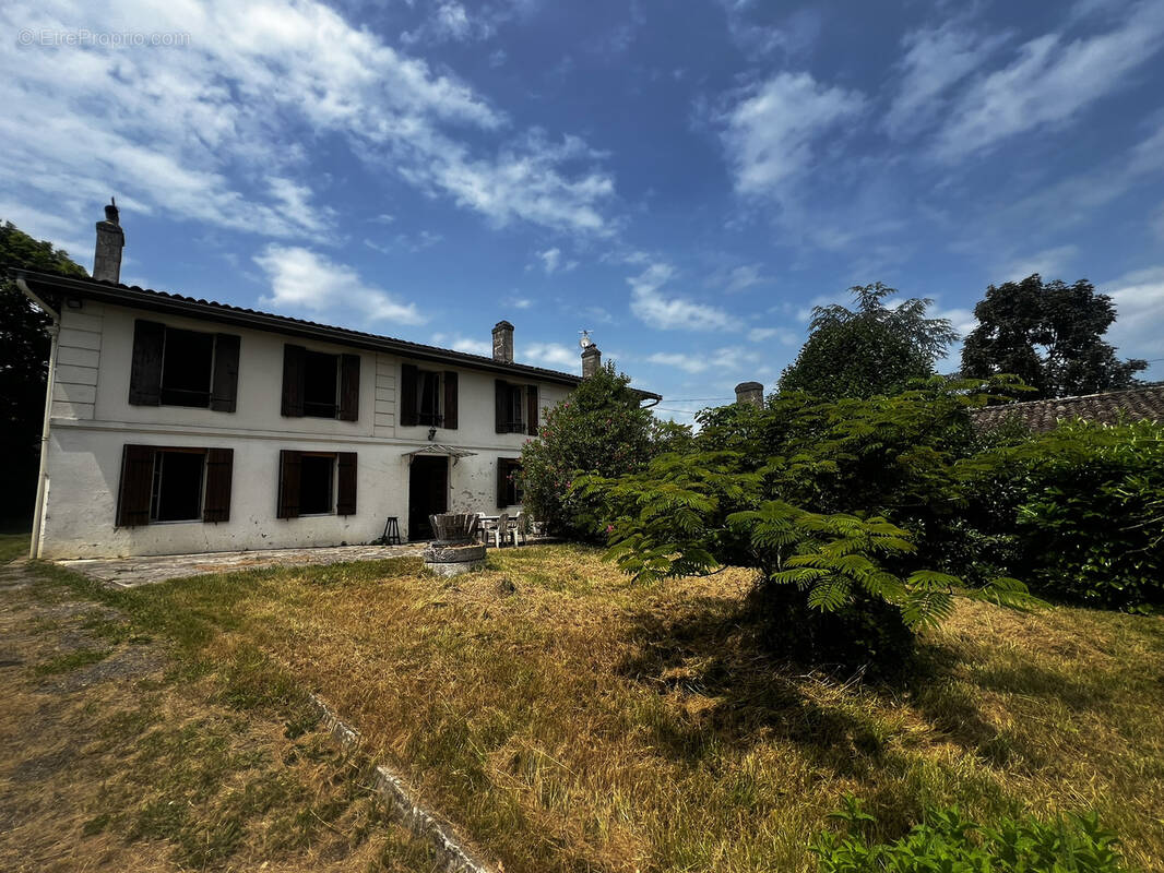 Maison à CAMBLANES-ET-MEYNAC