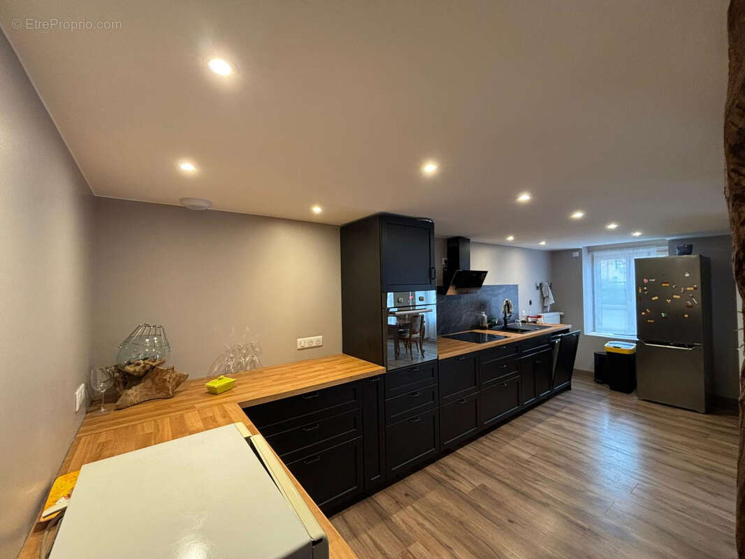 Maison à BAGE-LE-CHATEL