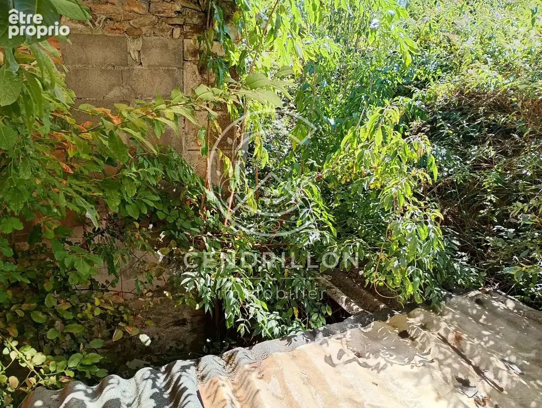 Immeuble de rapport d'une superficie de 150 m2, édifié sur un terrain de 390 m2. - photo 17