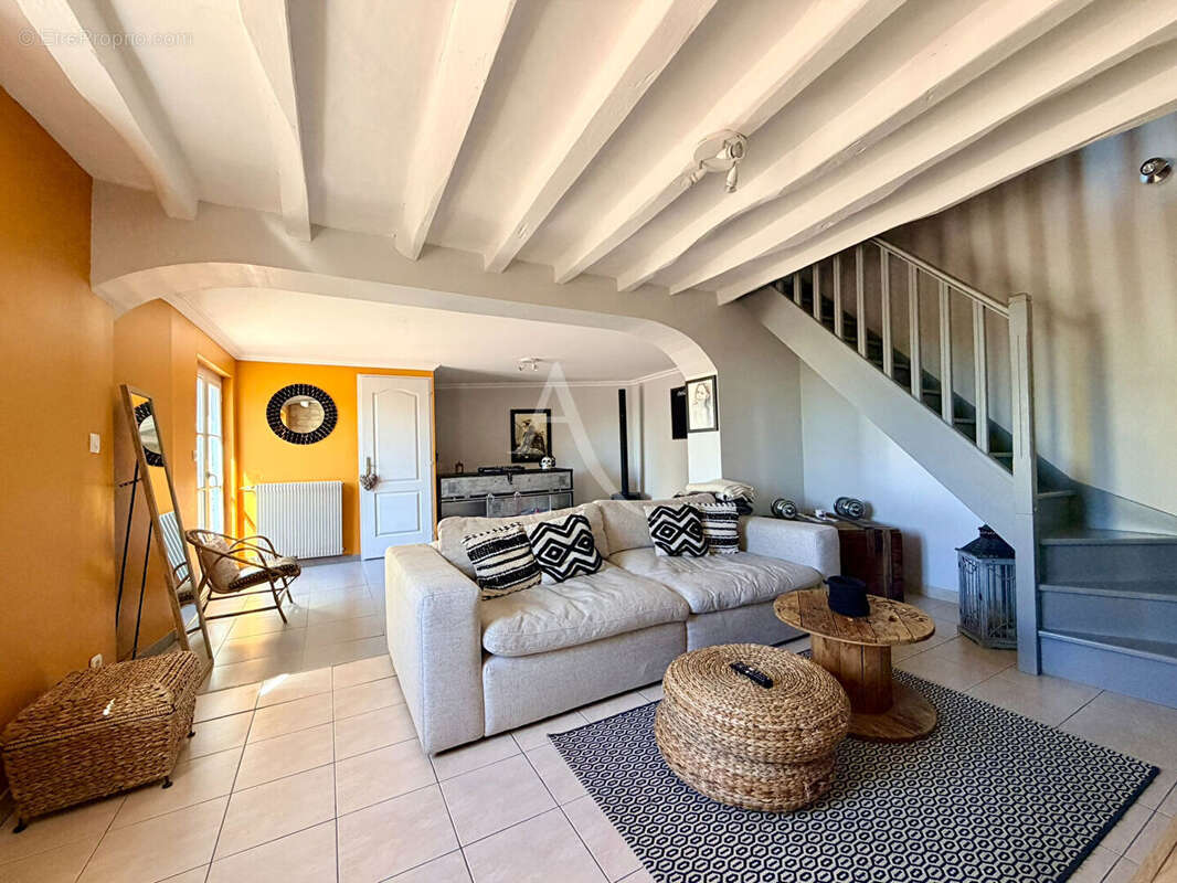 Maison à COURCHAMPS