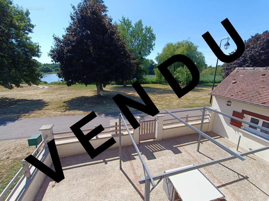 Maison à PRECY