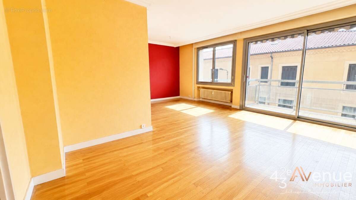 Appartement à SAINT-ETIENNE