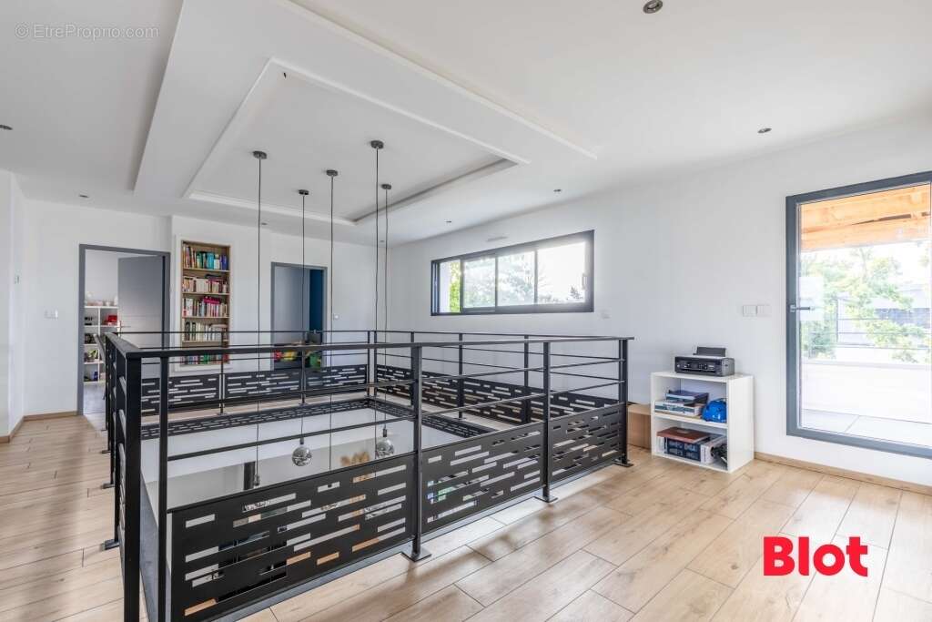 Maison à NOYAL-CHATILLON-SUR-SEICHE