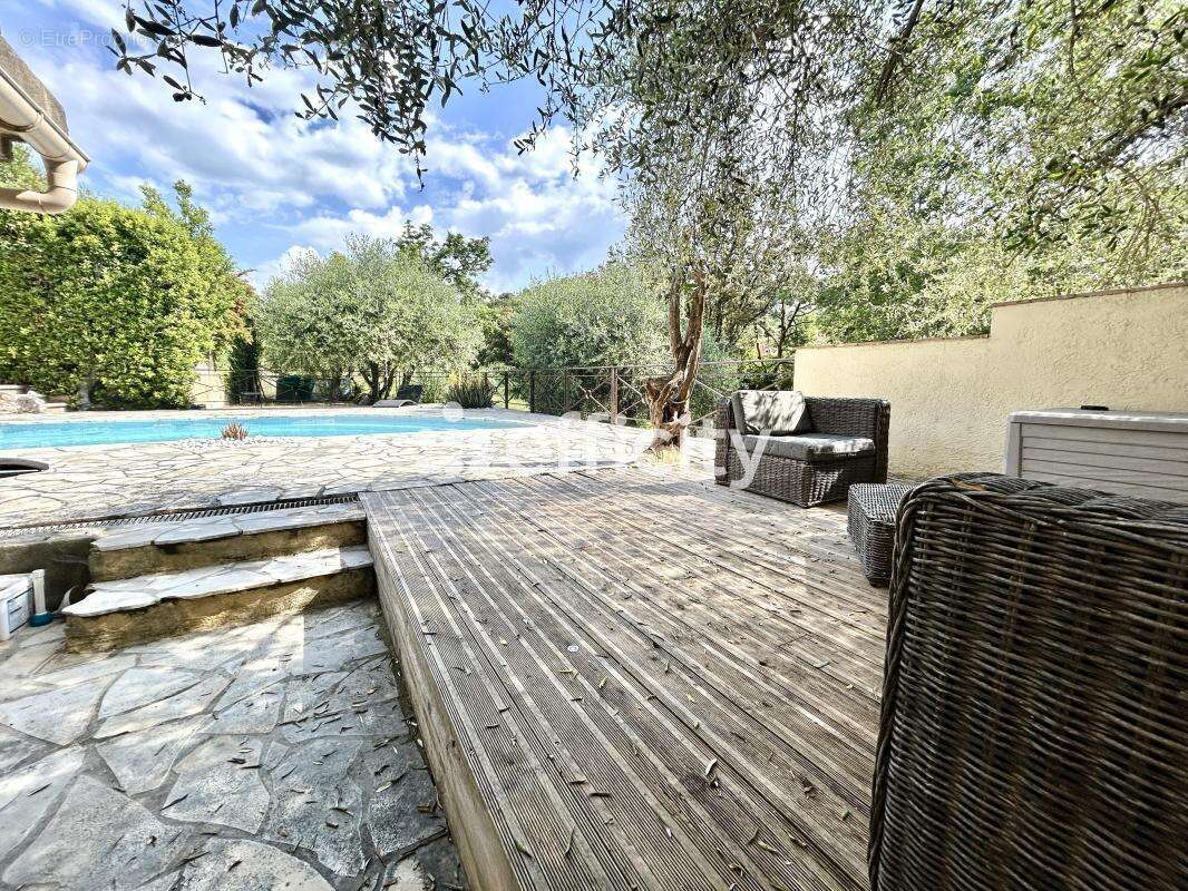 Maison 135 m² à Saint-Martin-Du-Var  - photo 2