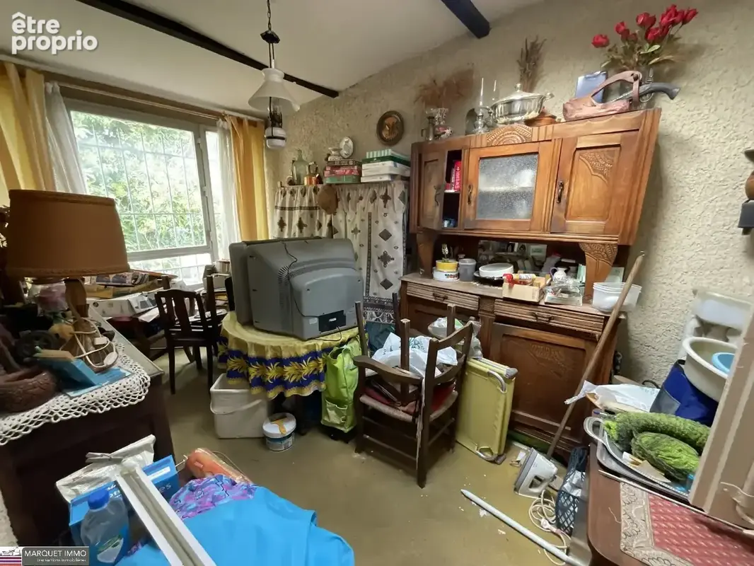 Découvrez cette rarrissime villa T4 avec loggia des années 30 à remettre au goût du jour, de plain-pied d'une surface habitable  - photo 11