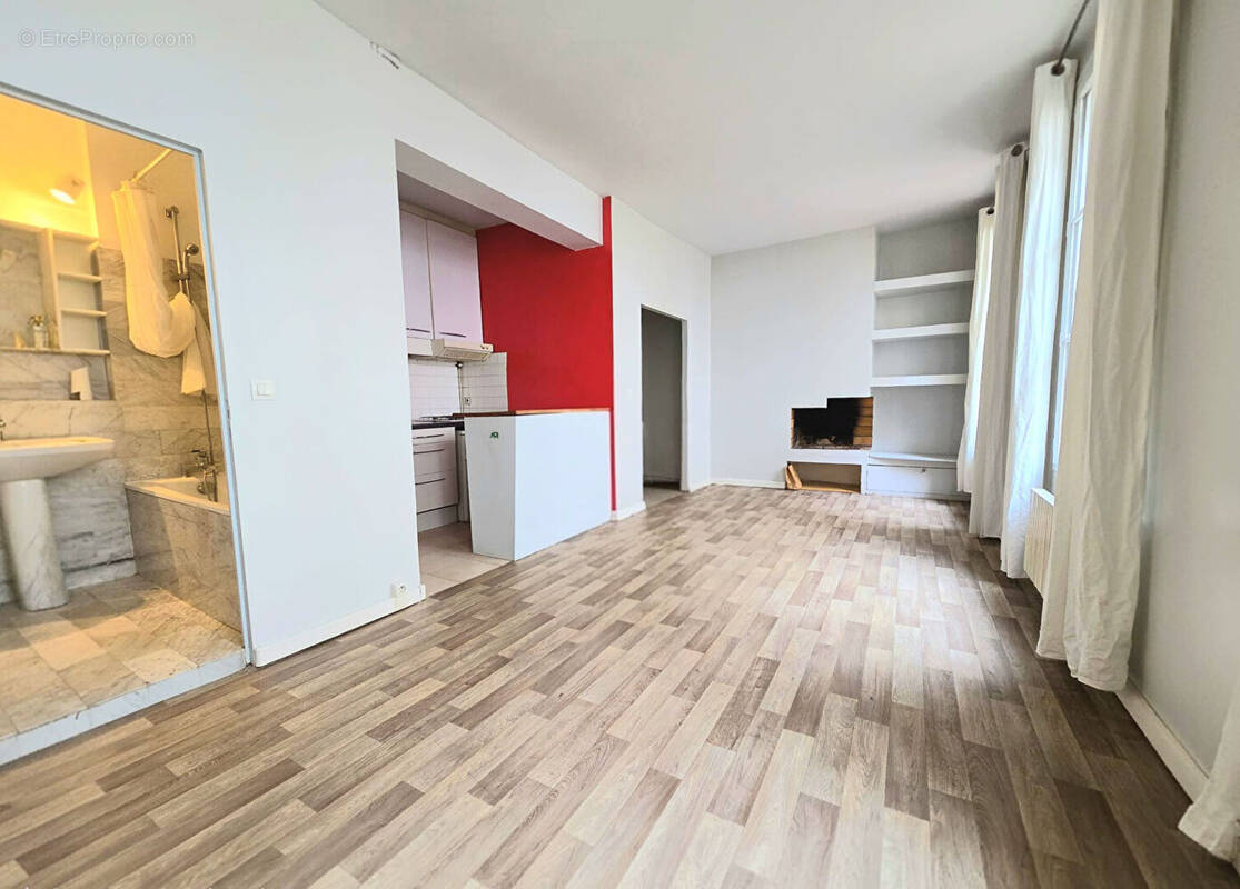 Appartement à PARIS-11E