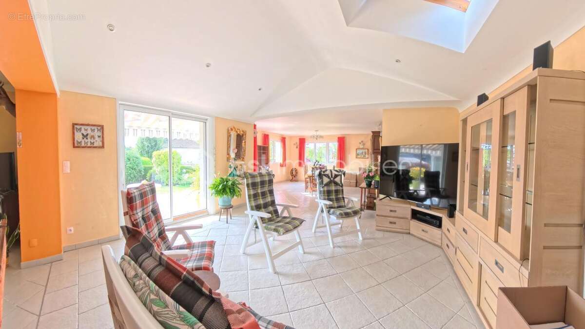 Maison à LE NEUBOURG