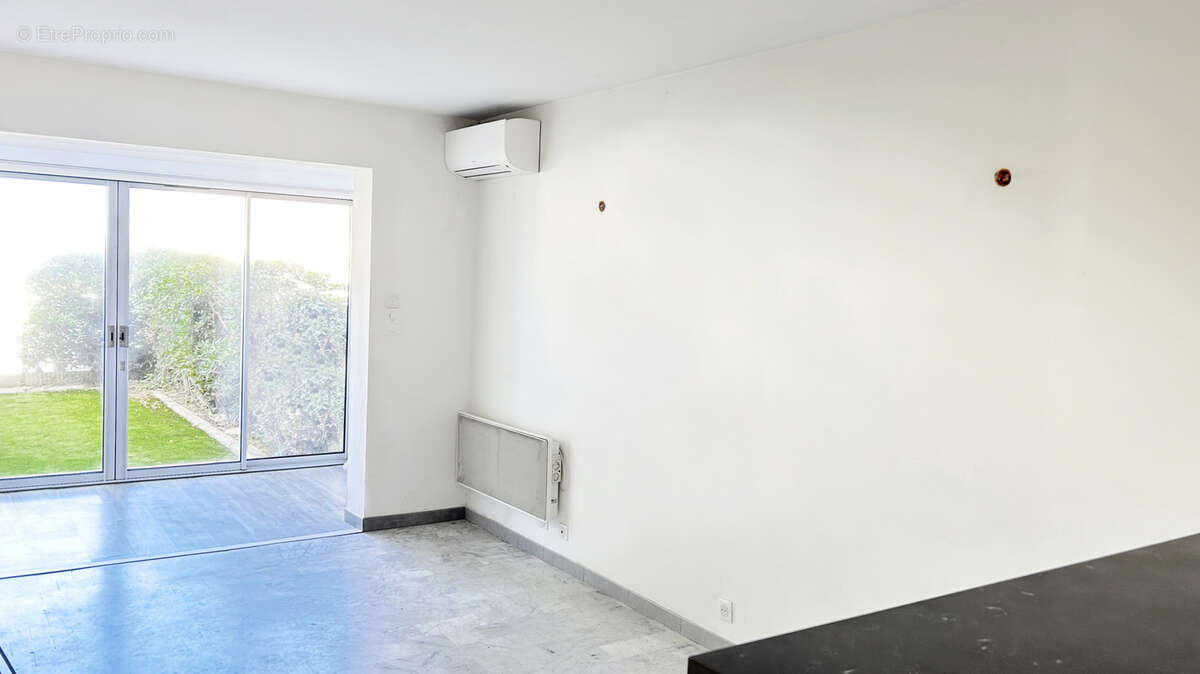 Appartement à SIX-FOURS-LES-PLAGES