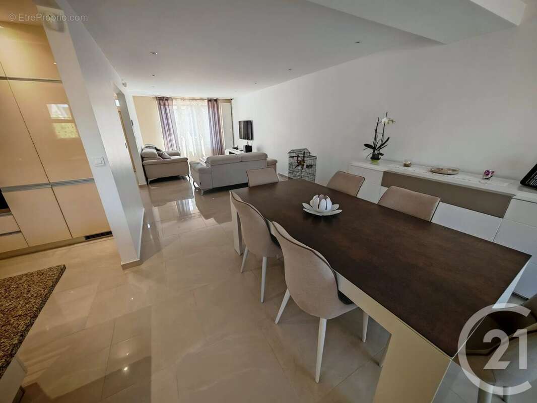 Maison à LA FRETTE-SUR-SEINE