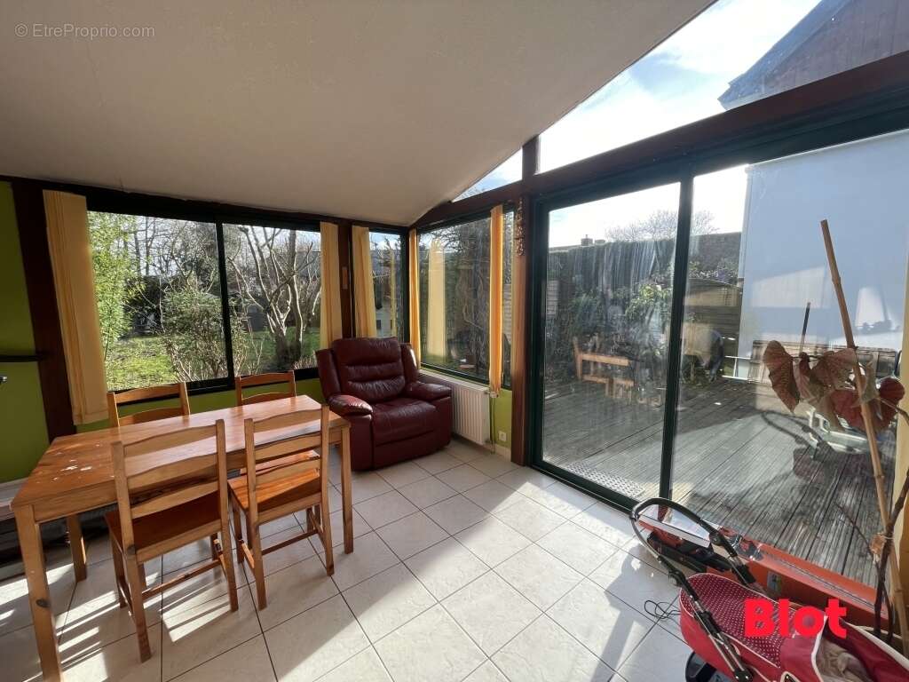 Maison à MONTGERMONT