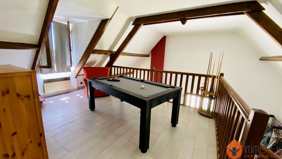Maison à CONDE-SAINTE-LIBIAIRE