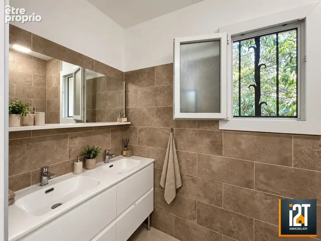 Maison 4 pièces 110 m² à vendre à Arpaillargues-Et-Aureillac (30700) - photo 7