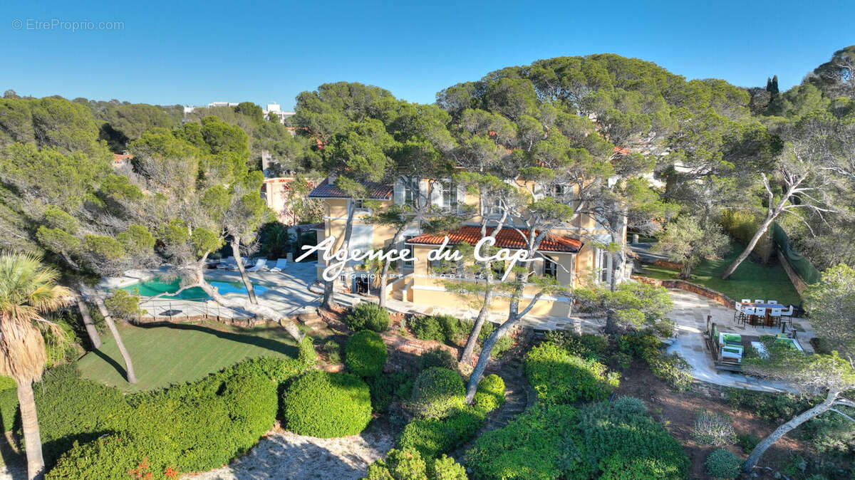 Villa de caractere sur le port santa lucia vue mer tout a pied avec piscine a saint raphael - photo 5