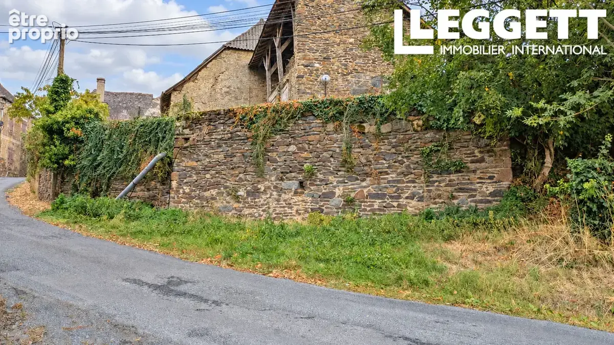 Grange de caractère en pierre avec terres et dépendances - photo 7