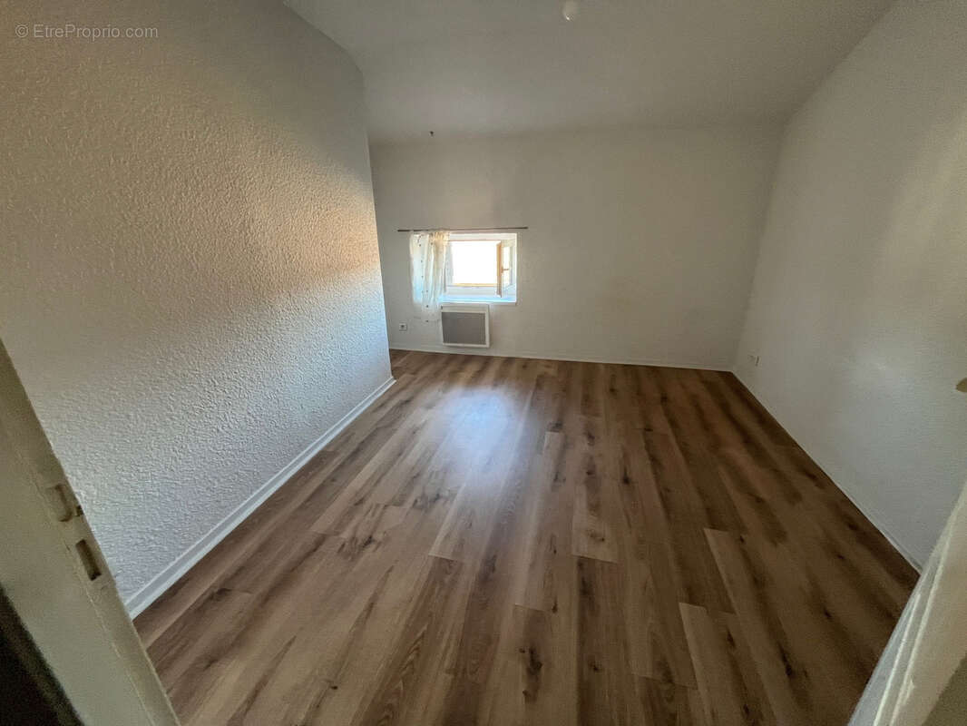 Appartement à SAINT-TRIVIER-SUR-MOIGNANS