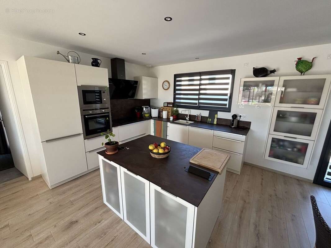 Maison 127 m² à L'isle-Jourdain  - photo 4