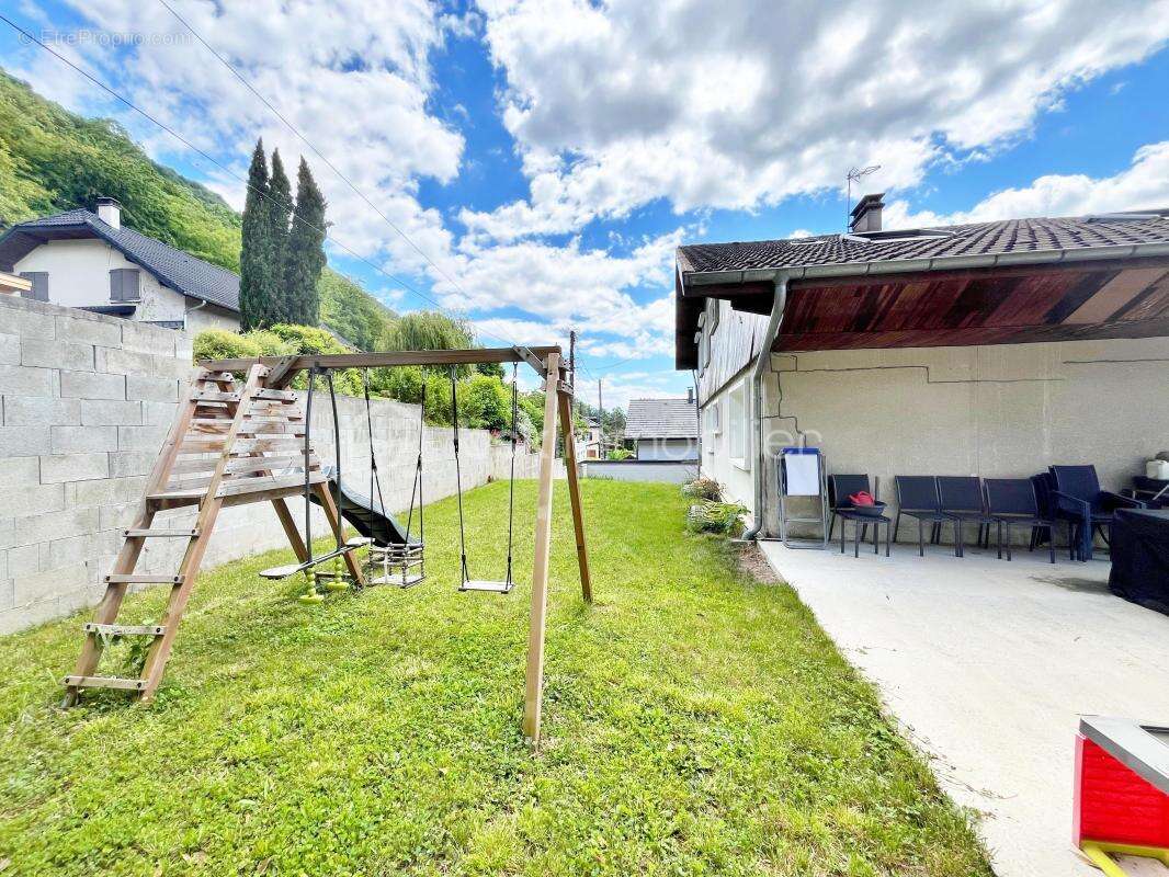 Maison familiale de 174 m² avec vue et environnement privilégié - photo 20