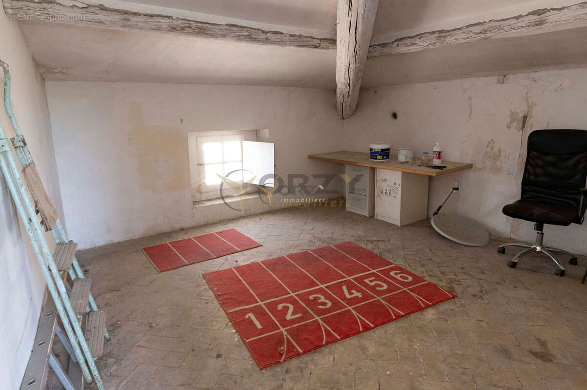 Appartement 800 m² à Bonnieux  - photo 3