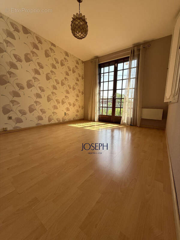 Maison individuelle à rénover - centre de lalande - photo 8