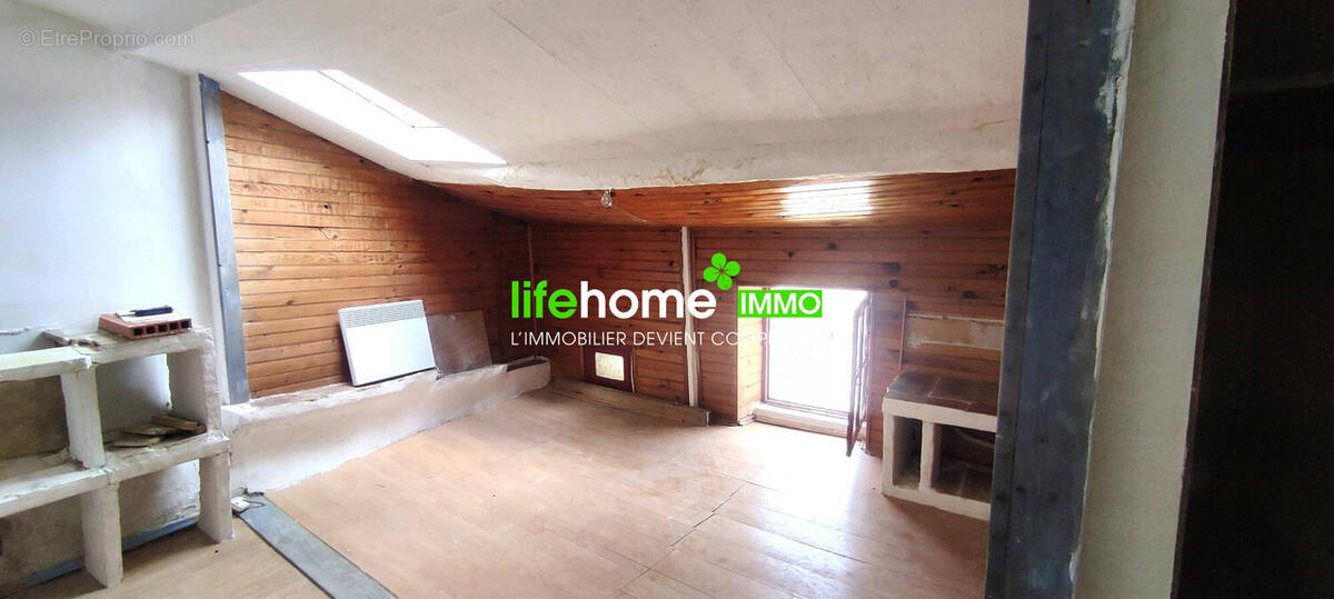 Maison à SAINT-ETIENNE-ESTRECHOUX