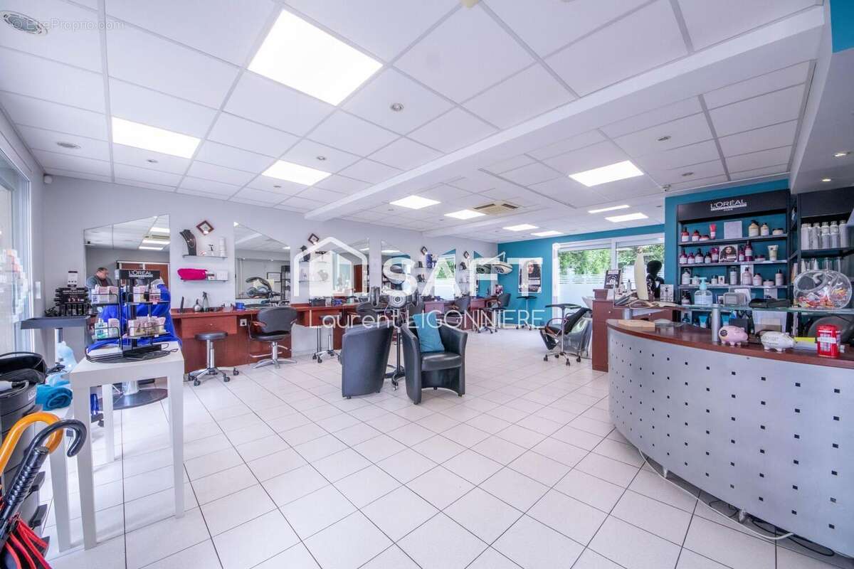 Photo 2 - Commerce à VILLECRESNES