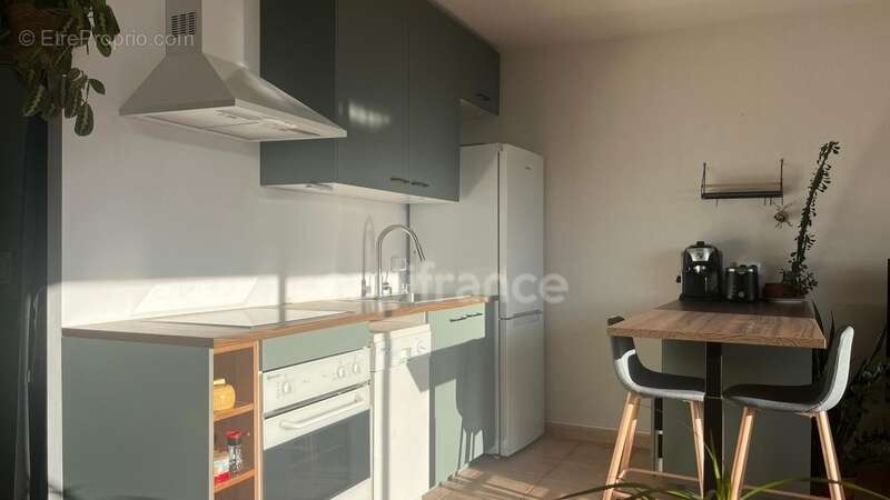 LA CIOTAT (13) – T2 de 43,24 m² au dernier étage avec ascenseur, balcon et vue dégagée - photo 4