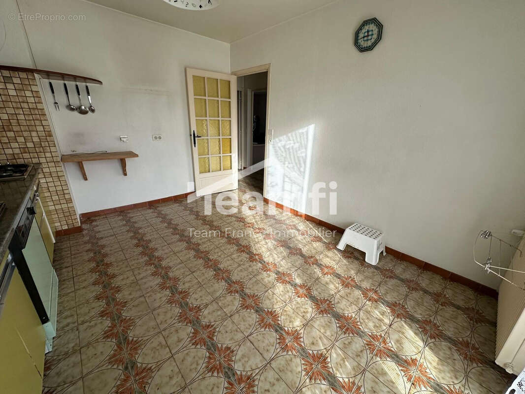 Maison 176 m² à La Monnerie-Le-Montel  - photo 5
