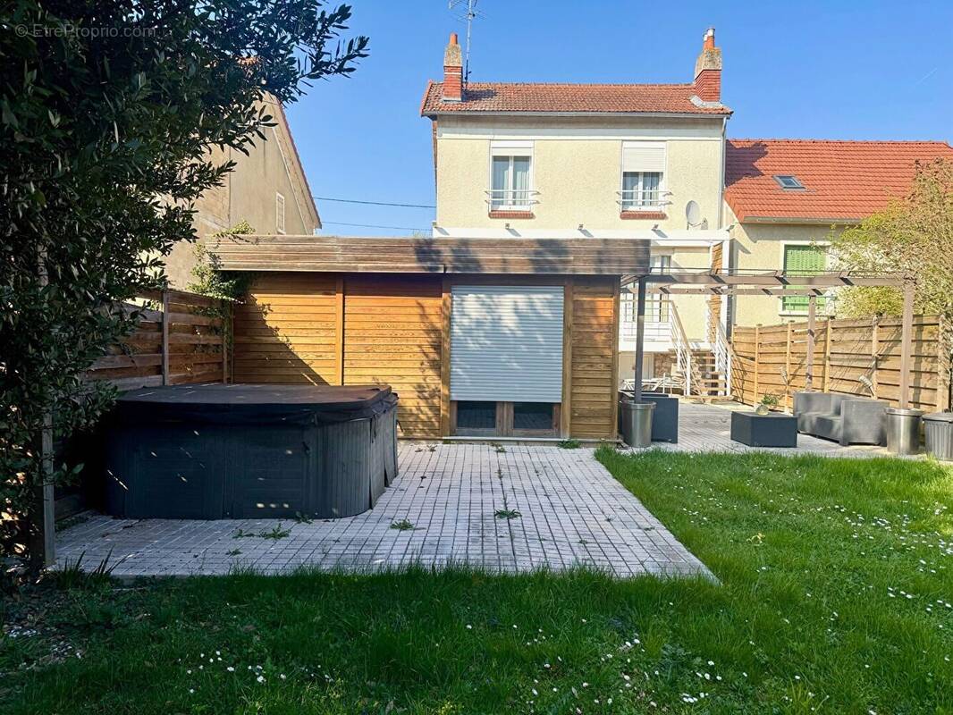 Maison à VILLENEUVE-SAINT-GEORGES