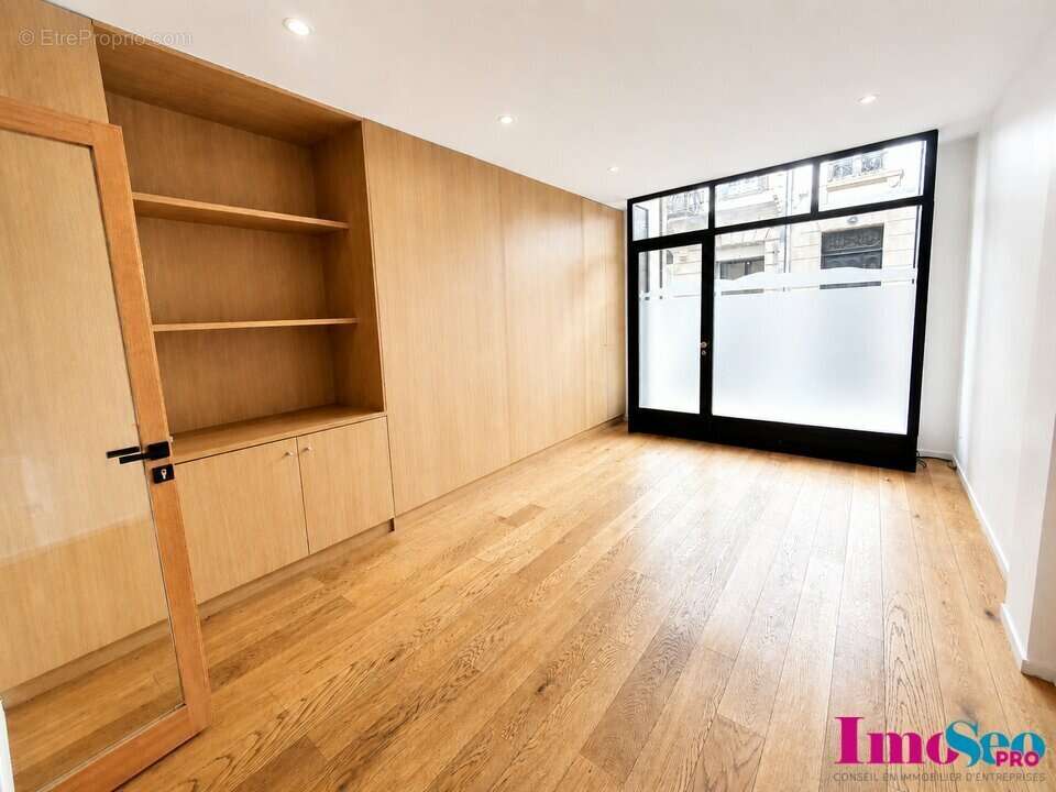 Local commercial à vendre - photo 3